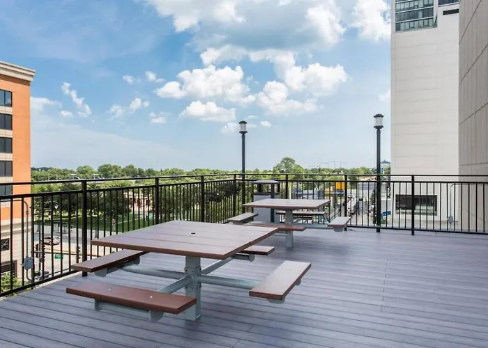 Downtown Mich Ave, Grant Park, Museums 2bd-2ba #20 Чикаго