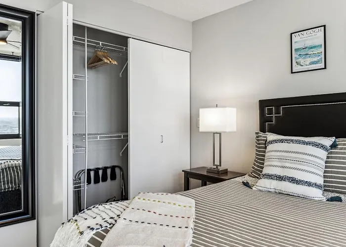 Downtown Mich Ave, Grant Park, Museums 2bd-2ba #20 *